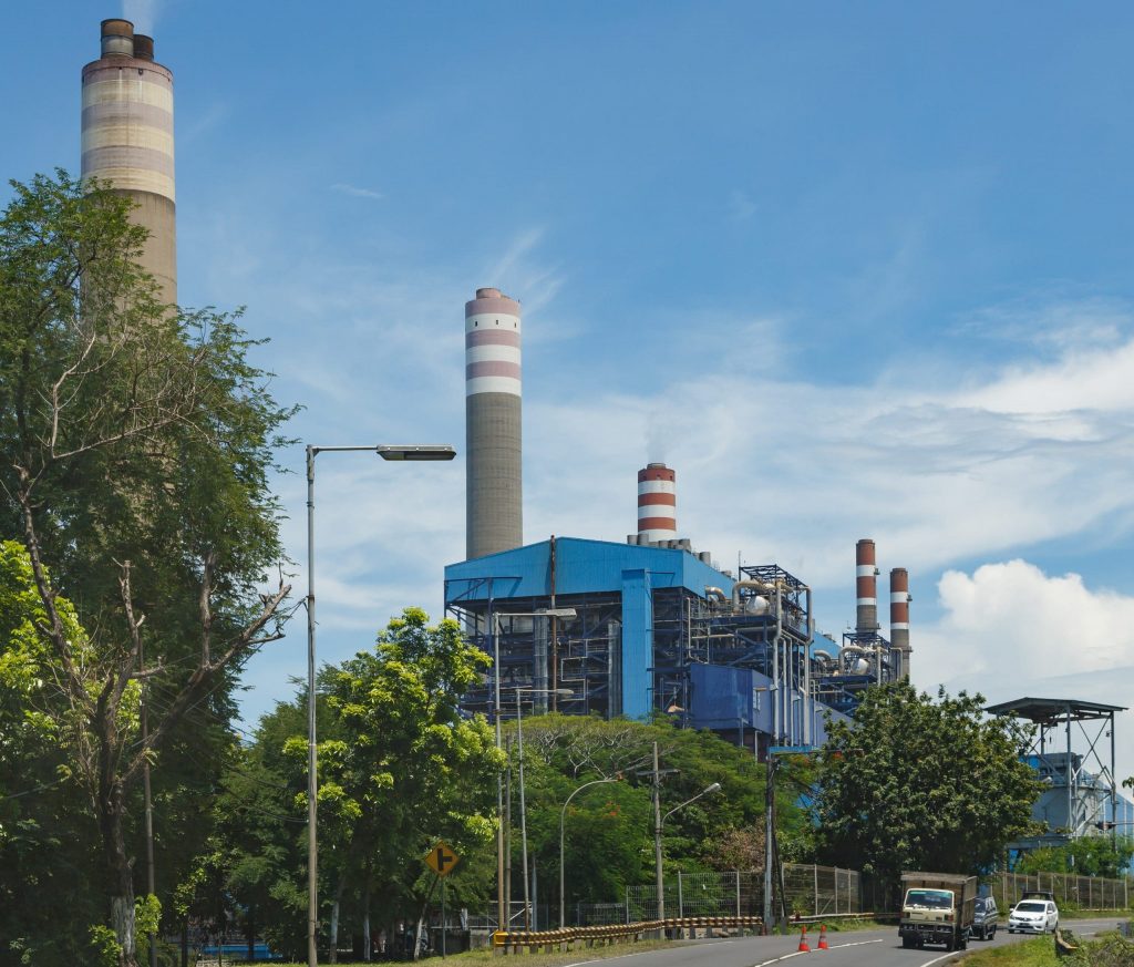 Paiton Java Indonesia Paiton thermal power plant 01 scaled e1642475531146 1024x873 - Industri Pembangkit Listrik